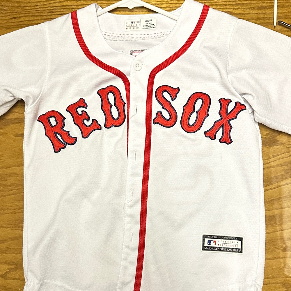 Majestic Genuine MLB merchandise, Red Sox jersey youth small, number 50